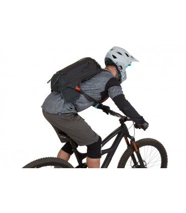 Thule Rail 12L Pro