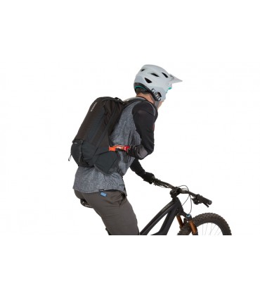 Thule Rail 12L Pro